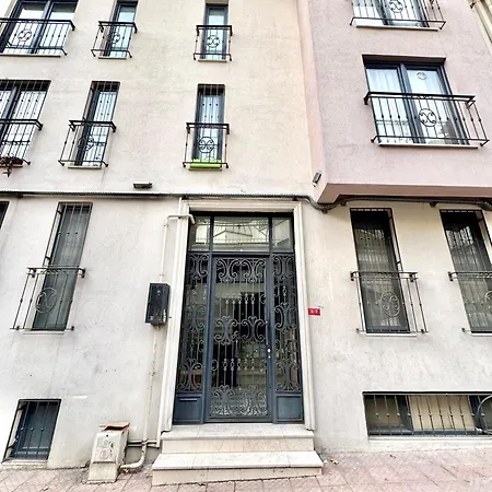 Apartment с терасой и видом на золотой рог