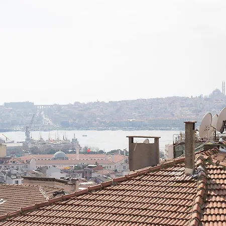 Apartment с терасой и видом на золотой рог *